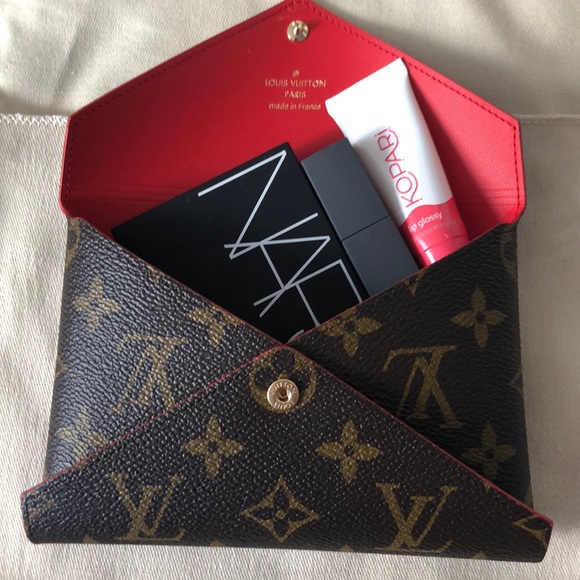 Brand New Louis Vuitton Pouchette - Picture 5 of 5